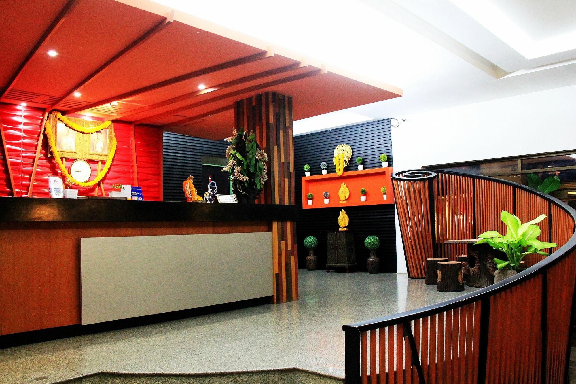 โรงแรมเรือนทิพย์ เชียงราย Ruean Tip Hotel Exterior foto