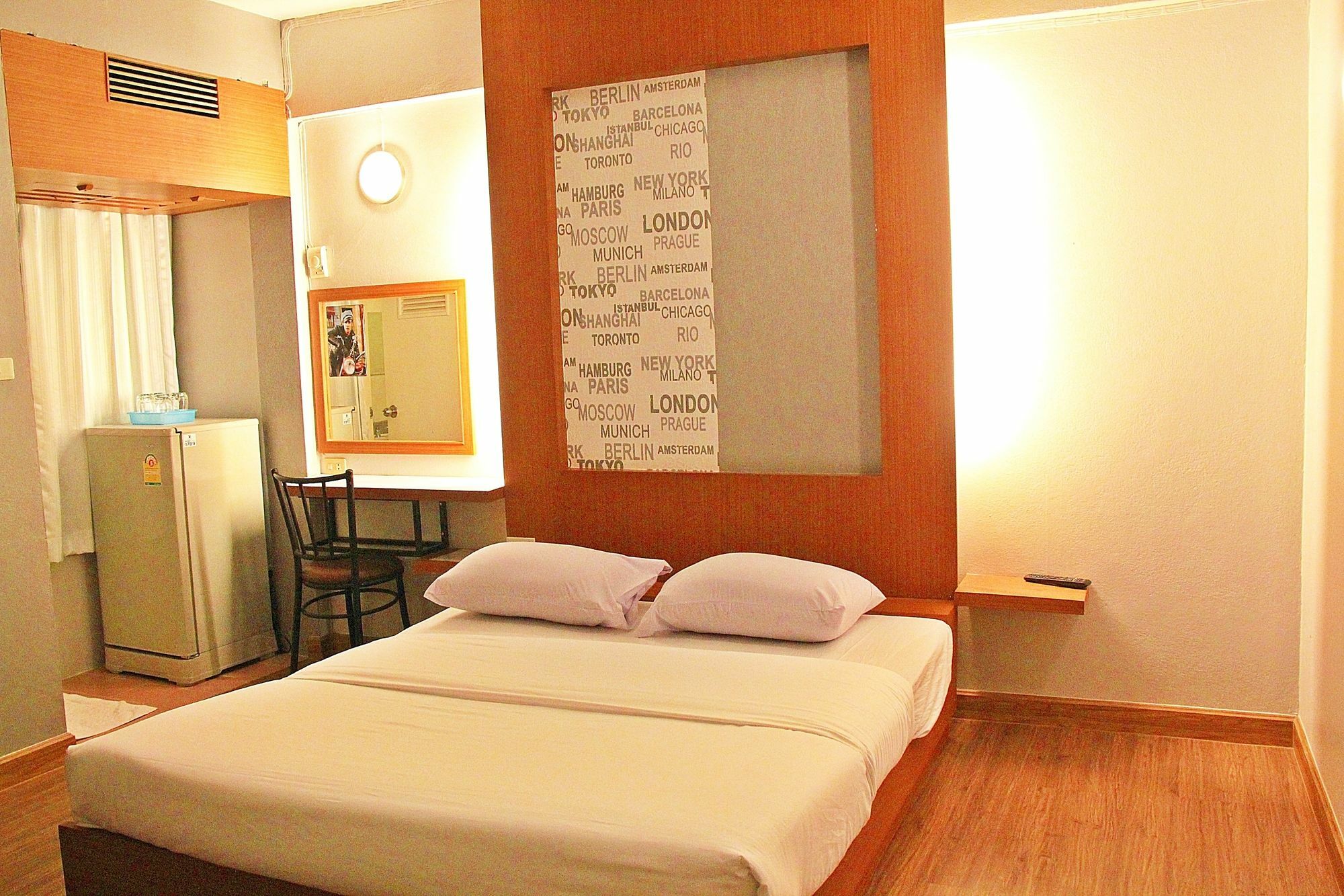 โรงแรมเรือนทิพย์ เชียงราย Ruean Tip Hotel Exterior foto